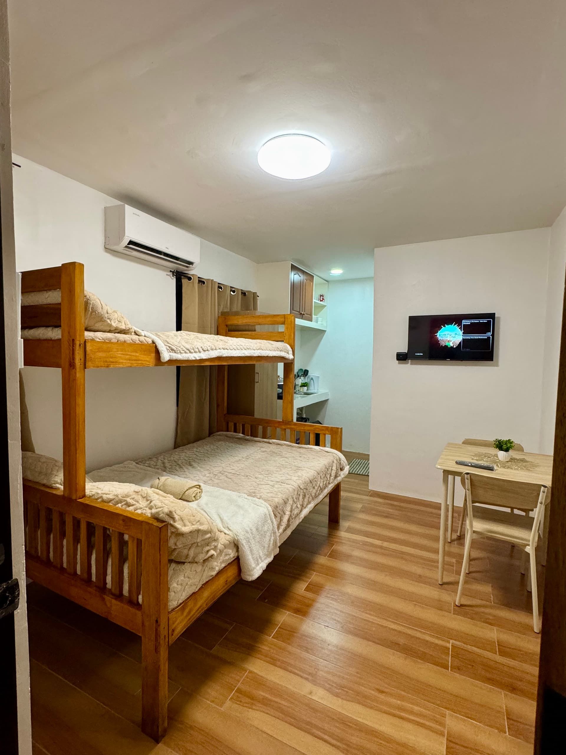 Symphony Suite 1 at Eren Homestay, Iligan City: bedroom