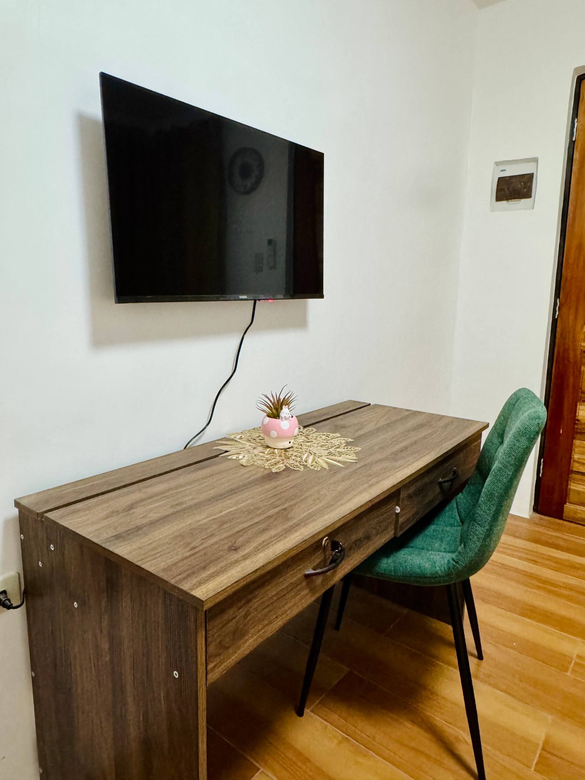 Symphony Suite 2 at Eren Homestay, Iligan City: bedroom